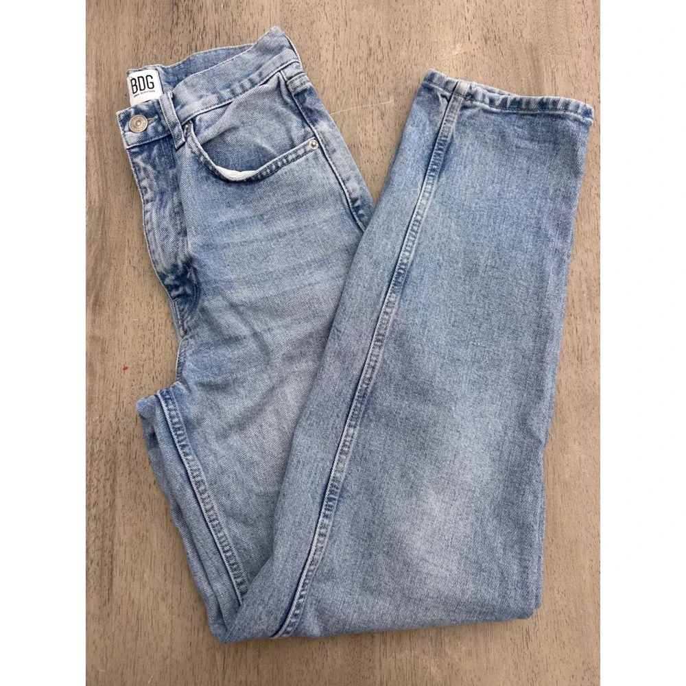 BDG Urban Outfitters High-Rise Baggy Jeans Light Wash Denim Size 25 100% Cotton
